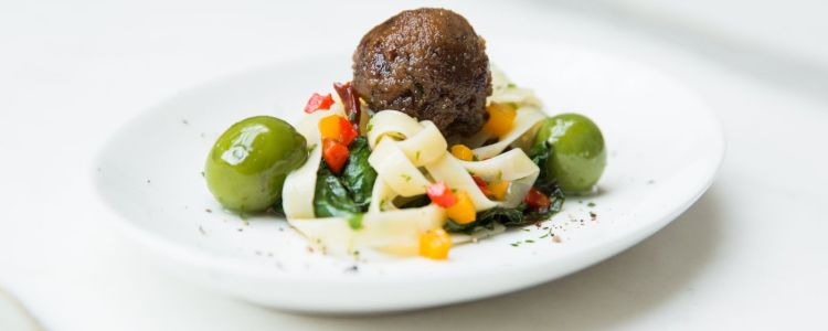 Білл Гейтс і Річард Бренсон інвестують в компанію, що вирощує м'ясо в пробірці