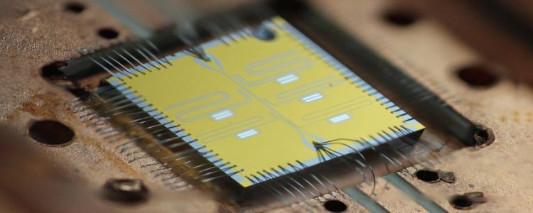 Двоє аспірантів побили світовий рекорд у квантових обчисленнях