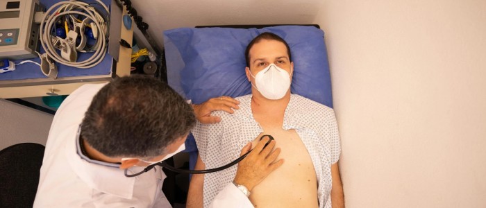 Дивовижна кількість чоловіків помирає, бо вони відмовляються йти до лікаря