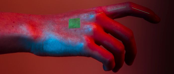 Біохакер, який імплантував чип в руку, уникнув штрафу