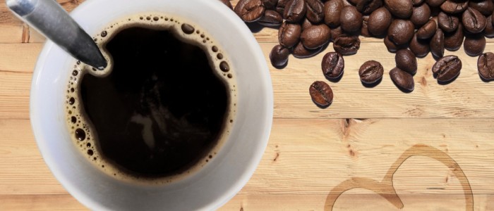 Кава без кофеїну може імітувати дію кофеїну у тих, хто постійно п'є каву