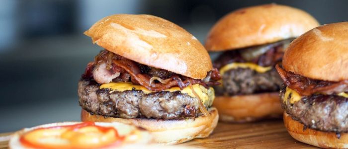 Експерти закликають припинити додавати канцерогени в наше м'ясо