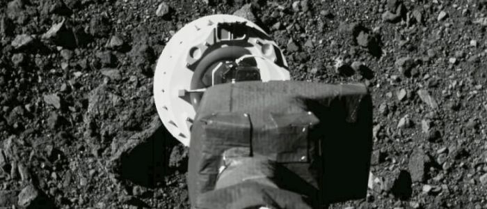 Вперше у своїй історії НАСА успішно зібрало зразки з астероїда