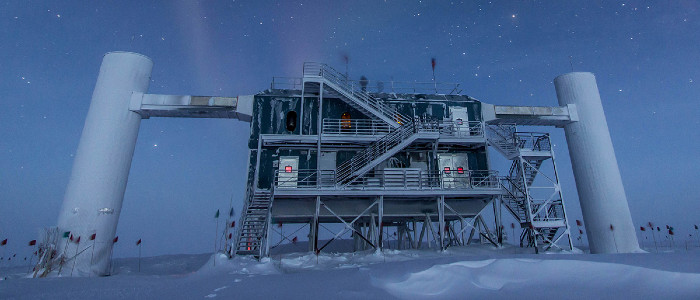 В Антарктиду врізалася неймовірно потужна частка антиречовини