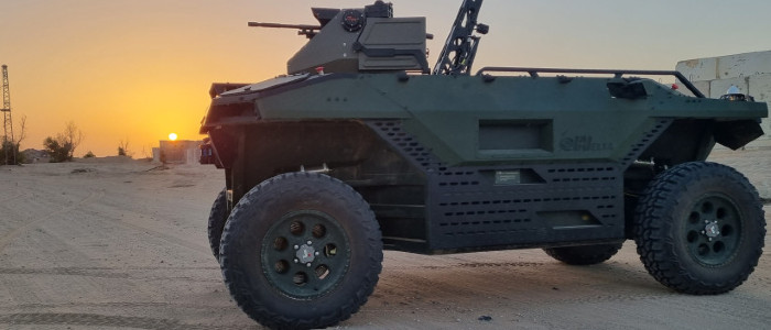 Ізраїль демонструє масивного військового робота з величезним кулеметом