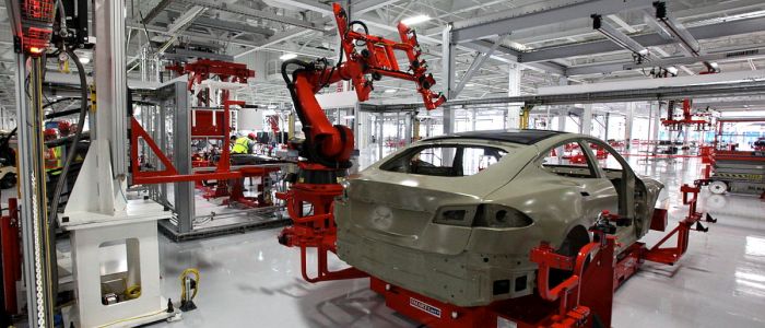 Маск визнає автоматизацію на фабриці Тесла поганою ідеєю