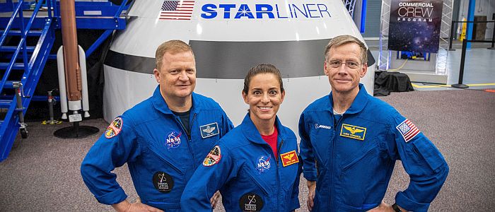 НАСА оголошує перших комерційних астронавтів для своїх майбутніх кораблів