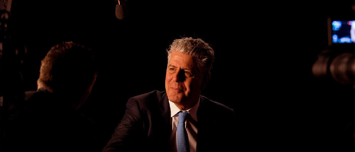 Голос Ентоні Бурдена був  відтворений за допомогою штучного інтелекту