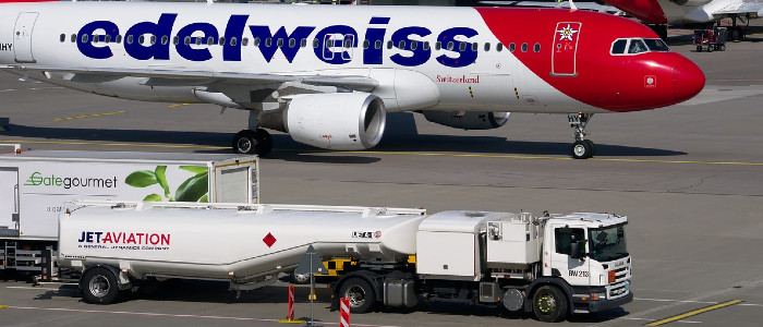 Оксфордські вчені перетворюють вуглекислий газ в реактивне паливо