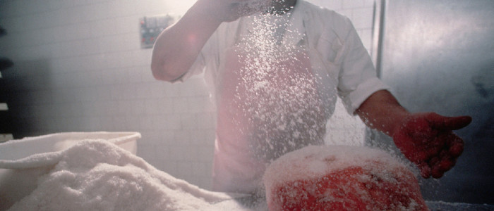 Лікарі кажуть, що соління їжі може вбити вас швидше