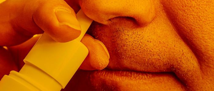 Вчені тестують на собі експериментальну вакцину проти коронавірусу