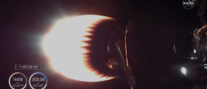 СпейсІкс запускає астронавтів НАСА на борту космічного корабля Дракон