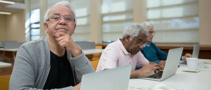 Розрив в освіті пов'язаний з відмінностями у біологічному старінні