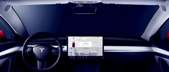 Камери Тесли тепер шпигують за водіями