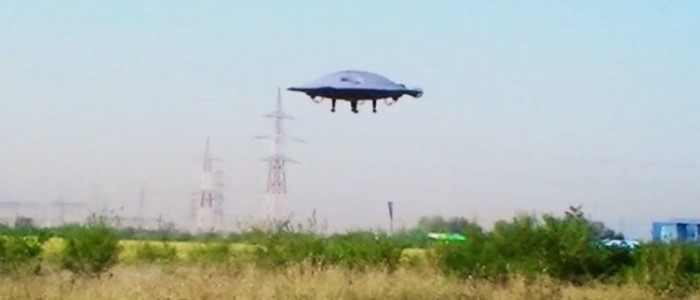 Ці хлопці побудували літаючу тарілку, яка насправді літає досить добре