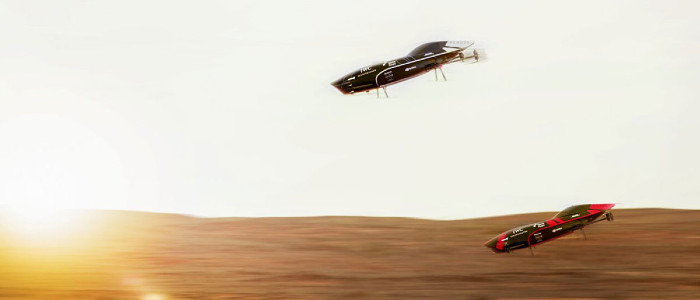 Два літаючі гоночні автомобілі змагалися в дрег-рейсінгу