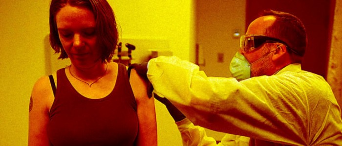 Волонтери вже тестують потенційну вакцину проти коронавірусу