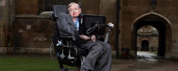 Стівен Хокінг: «Я переконаний, що людям потрібно покинути Землю»