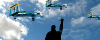 Останній патент Амазону змусить дронів реагувати на крики і розмахування руками