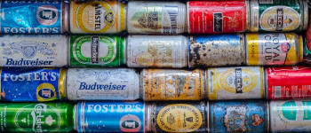 Матеріал, з якого роблять пивні банки, пов'язаний з хворобою Альцгеймера