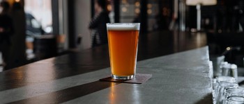 Прорив у виробництві кращого скла за допомогою тільки звуку та солі