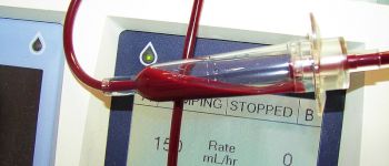 Переливання крові допомогло жінці в менопаузі завагітніти