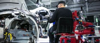 Каліфорнія почала розслідування Тесли щодо безпеки на робочому місці