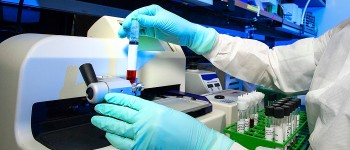 Лікарі стривожені тим, що молоді люди захворюють на рак із безпрецедентною швидкістю