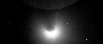 Атмосфера Землі простягається далеко за межі Місяця