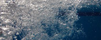 Плавучі сонячні установки розкладають морську воду, щоб зробити водневе паливо