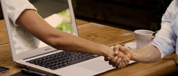 Уряд Японії використовує штучний інтелект для сватання одинаків