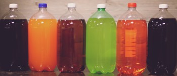 Діти, які п'ють багато газованих напоїв, демонструють більш імпульсивну поведінку та найгіршу пам'ять