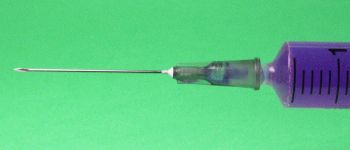 Масивне дослідження підтверджує, що вакцини не викликають аутизм