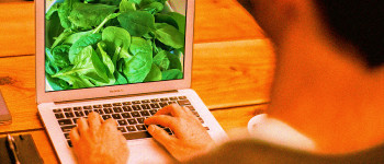 Вчені МТІ створили шпинат, який може відправляти електронні листи