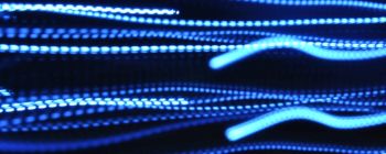 Вперше фізики прискорили світлові промені в викривленому просторі