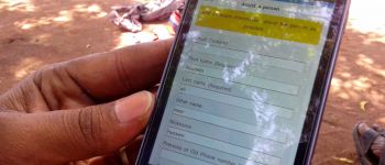 Біженці в Уганді заробляють гроші, тренуючи штучний інтелект