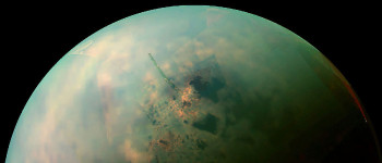 Дослідники відтворили атмосферу Титана на Землі в пробірці