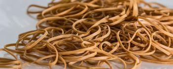 Гумові стрічки стають незламними завдяки графену