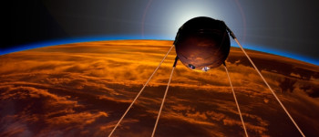 Рашистський супутник тероризує американського супутника-шпигуна