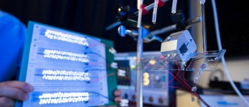 Вчені винайшли пристрій для вироблення електроенергії з дощу