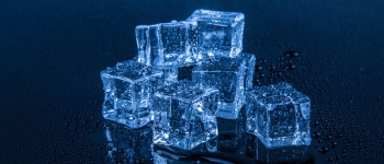 Вчені винайшли лід кімнатної температури