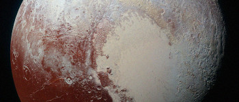 Вчені спантеличені гігантськими червоними плямами на Плутоні
