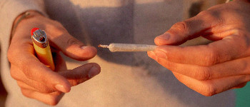 Куріння трави робить вас добрішим і менш жадібним