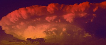 Деякі шторми настільки сильні, що трясуть дно океану