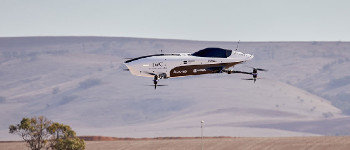 Перший у світі літаючий гоночний болід вперше злітає в повітря