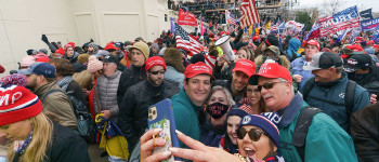 Дослідники кажуть, що є щось психологічно дивне щодо виборців Трампа