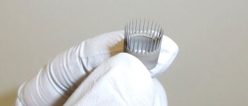 Цей мініатюрний іонний двигун чудово крихітний