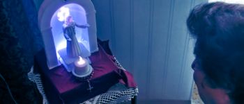 Цей робот читає біблію старикам в будинках для людей похилого віку