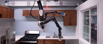 Тойота побудувала робота в допомогу літнім людям