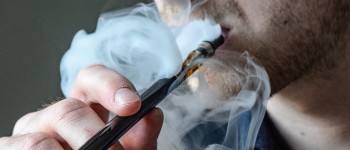 Пара з електронних сигарет містить абсолютно жахливі хімічні речовини